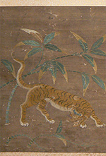 虎の刺繍（左）